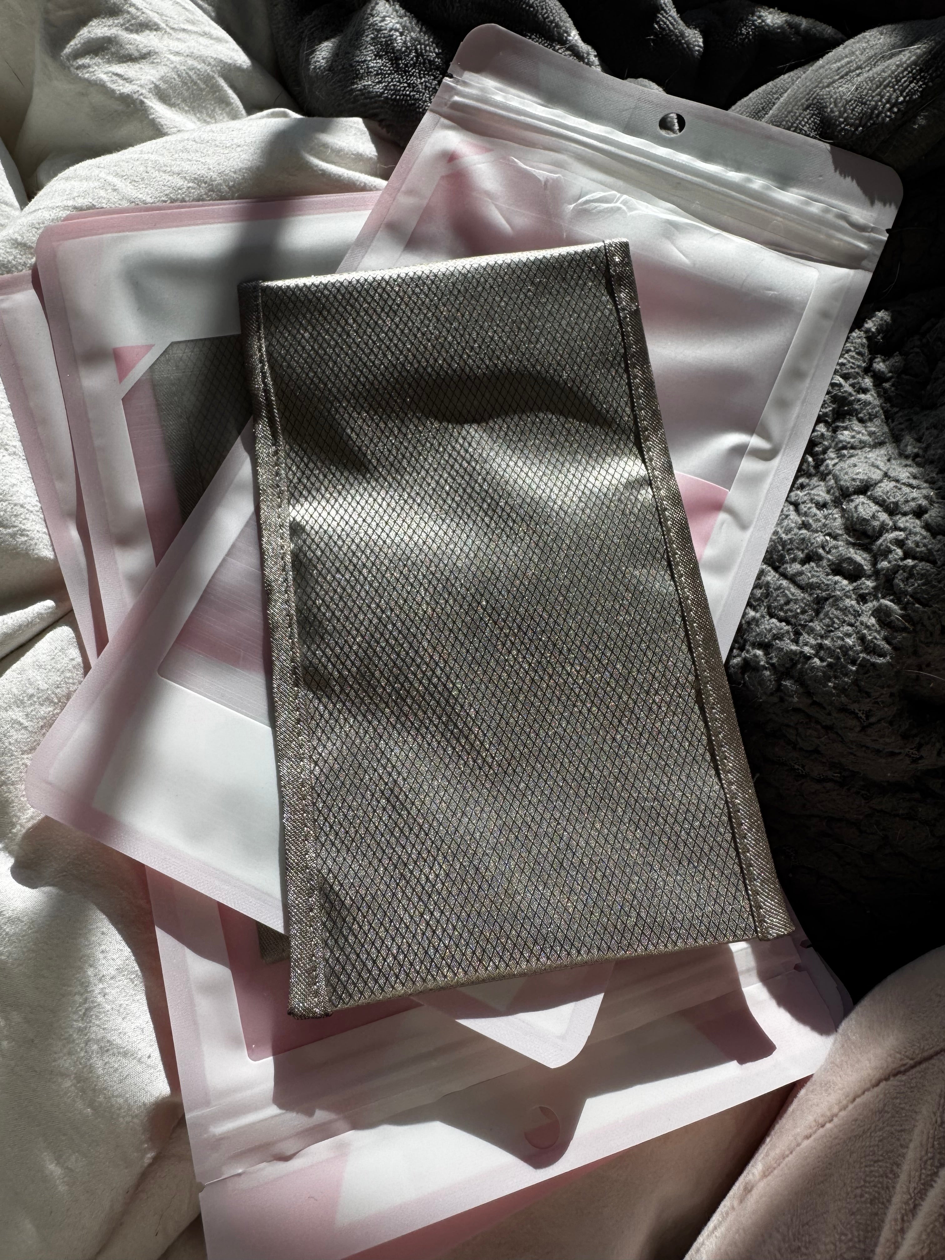 Plain faraday pouch - 5g / WiFi blocker , emf and energy protection, rfid …