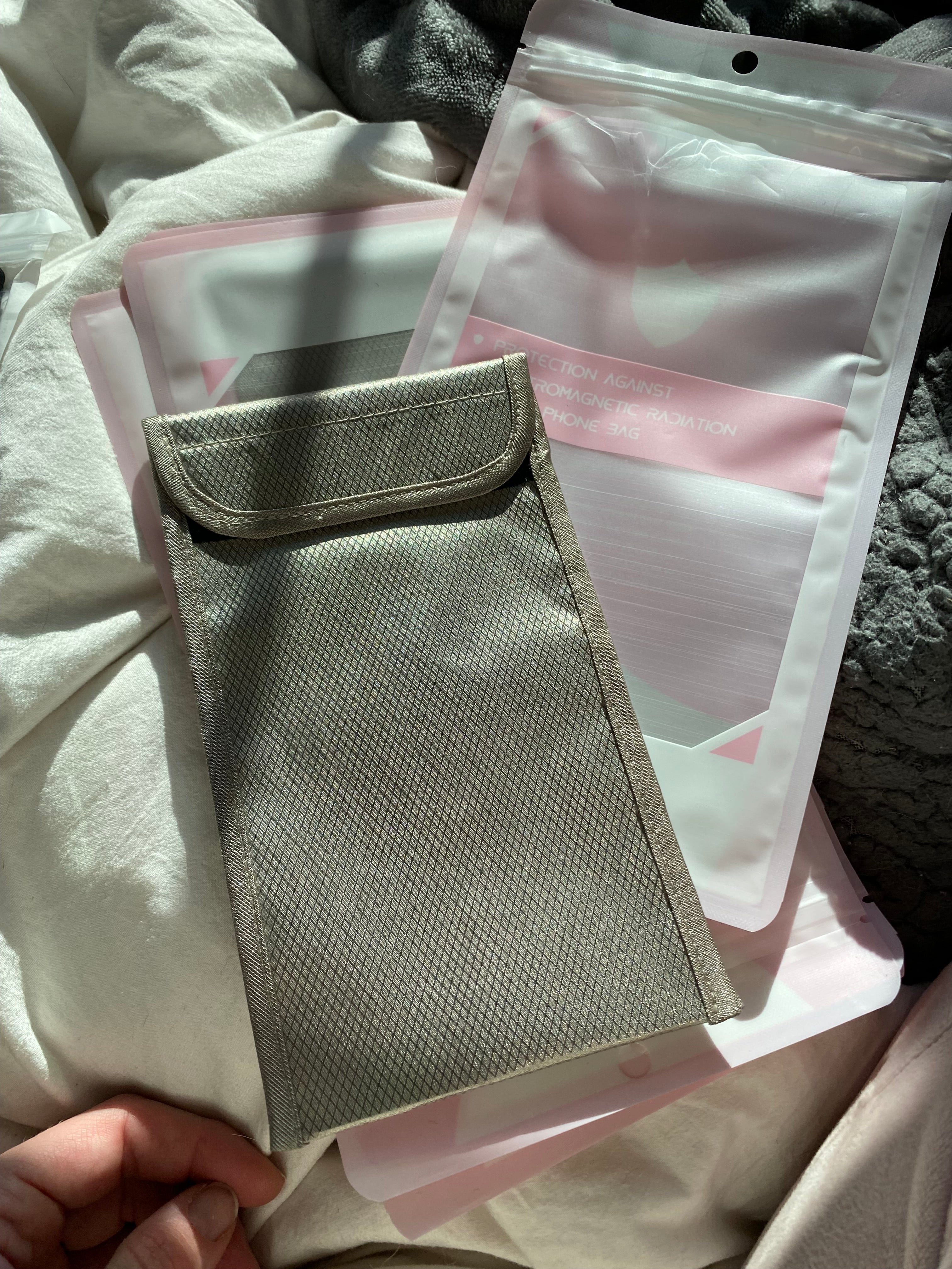 Plain faraday pouch - 5g / WiFi blocker , emf and energy protection, rfid …