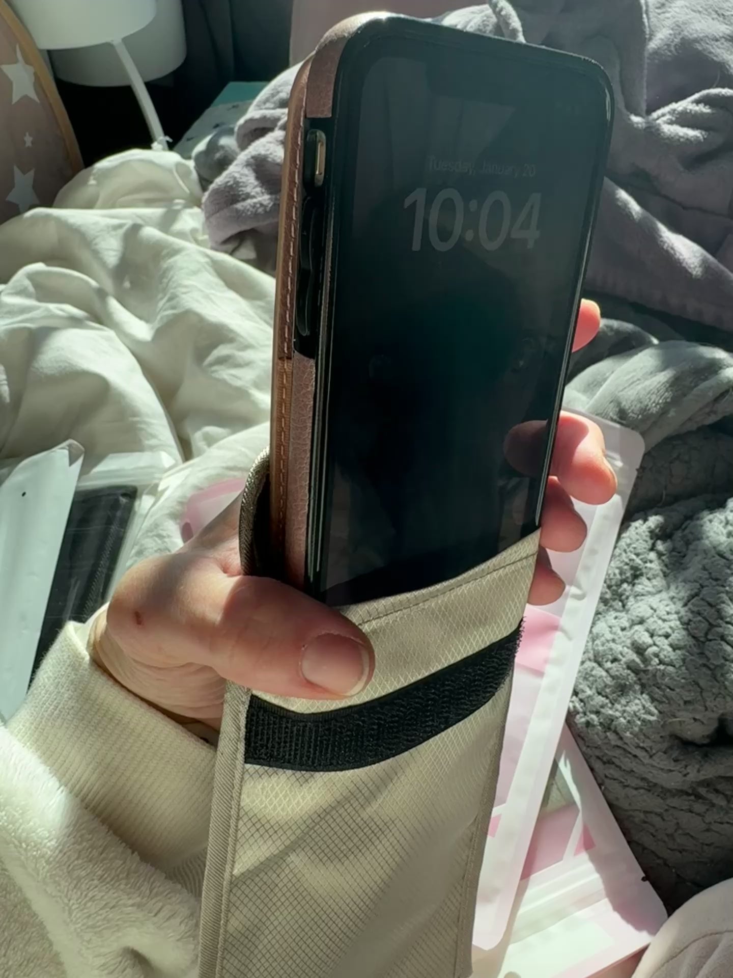 Plain faraday pouch - 5g / WiFi blocker , emf and energy protection, rfid …